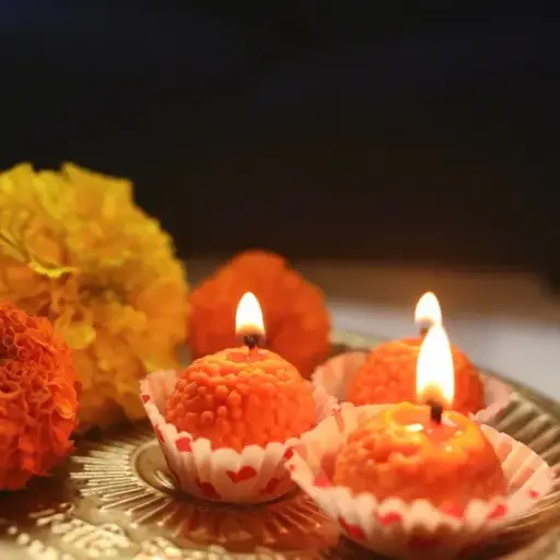 [KBS-557] Motichoor Ladoo Wax Candle Set (4 Pieces)